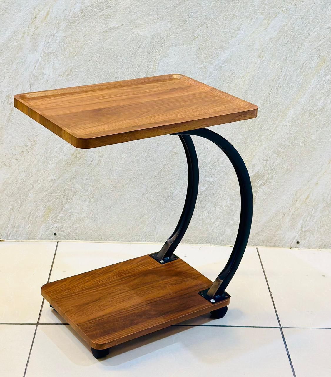 Mobile Wooden C-Table © Ⓢ